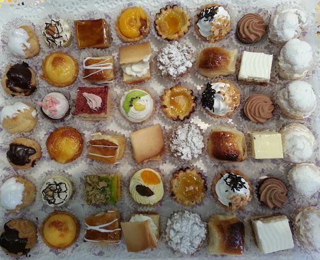 Pastelería Dieste pastelillos variados 15